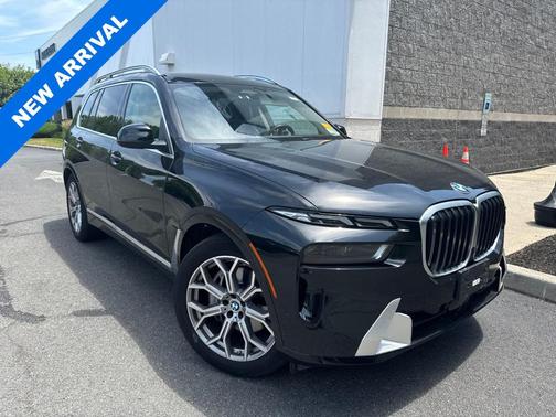 Black Sapphire Metallic 2024 BMW X7 xDrive40i