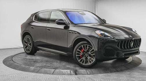 Nero 2025 Maserati Grecale Base