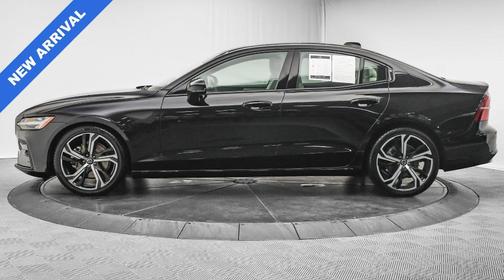 2024 Volvo S60 B5 Plus Dark Theme