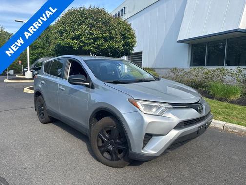 Silver Sky Metallic 2018 Toyota RAV4 LE