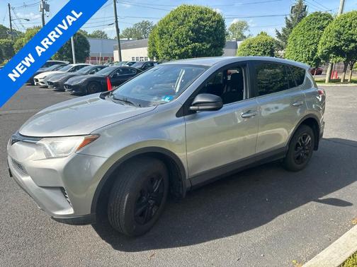 Silver Sky Metallic 2018 Toyota RAV4 LE