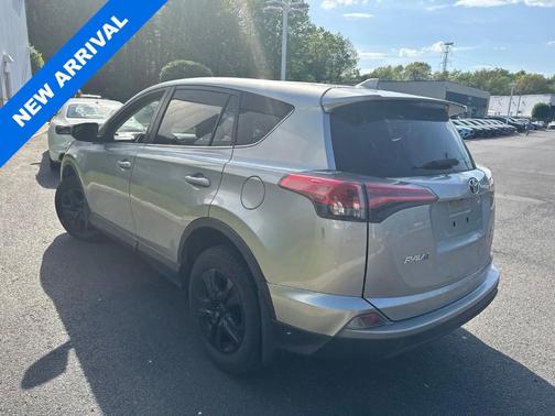 Silver Sky Metallic 2018 Toyota RAV4 LE