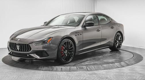Grigio Maratea Metallic 2024 Maserati Ghibli Modena Ultima Q4