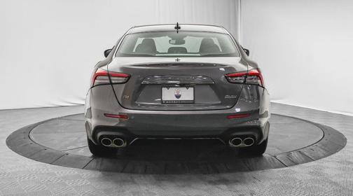 Grigio Maratea Metallic 2024 Maserati Ghibli Modena Ultima Q4