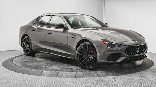Grigio Maratea Metallic 2024 Maserati Ghibli Modena Ultima Q4