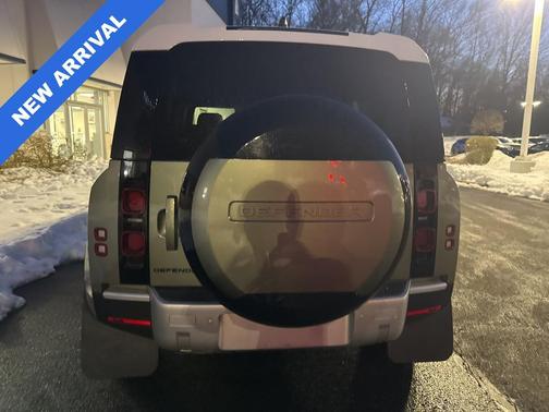 2024 Land Rover Defender P400 S