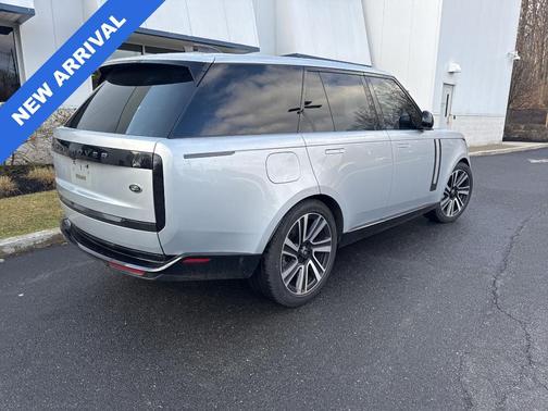 2023 Land Rover Range Rover P530 SE