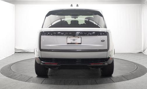 Hakuba Silver 2023 Land Rover Range Rover P530 SE