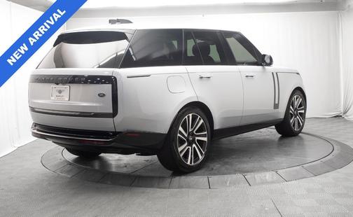 Hakuba Silver 2023 Land Rover Range Rover P530 SE