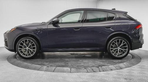 Night 2026 Maserati Grecale Modena