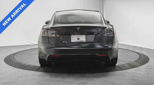 2022 Tesla Model S Plaid