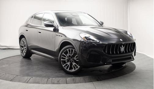 Nero 2025 Maserati Grecale Base
