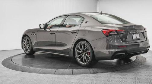 2022 Maserati Ghibli Modena Q4