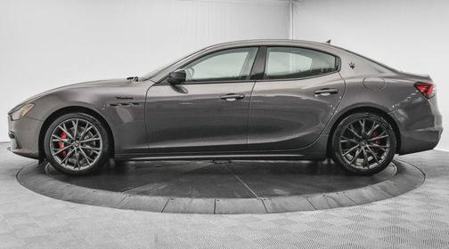 2022 Maserati Ghibli Modena Q4