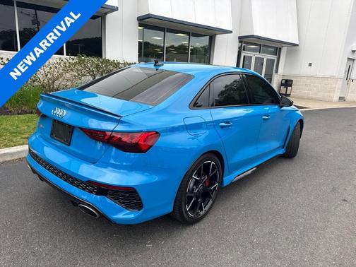 Turbo Blue 2022 Audi RS 3 2.5T
