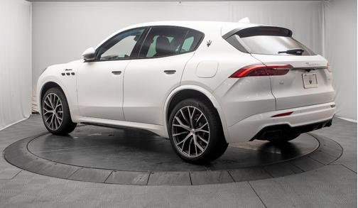 Bianco 2026 Maserati Grecale Modena