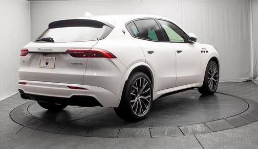 Bianco 2026 Maserati Grecale Modena