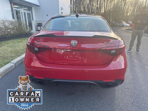 Rosso 2023 Alfa Romeo Giulia Ti