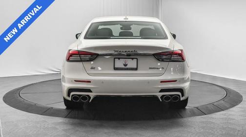 2022 Maserati Quattroporte Modena Q4