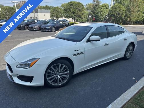 2022 Maserati Quattroporte Modena Q4