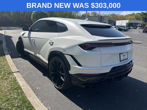 Bianco Monocerus Matt 2024 Lamborghini Urus S