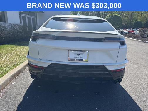 Bianco Monocerus Matt 2024 Lamborghini Urus S