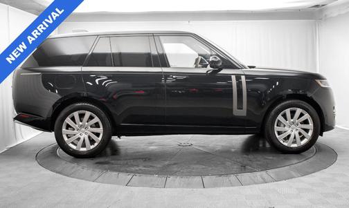 Santorini Black 2023 Land Rover Range Rover P400 SE