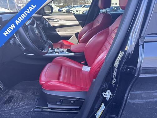 2022 Alfa Romeo Stelvio Veloce