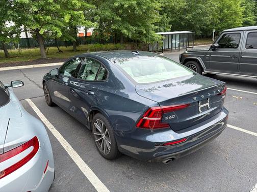 Denim Blue Metallic 2021 Volvo S60 T6 Momentum