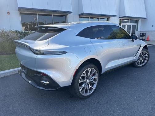 2021 Aston Martin DBX Base
