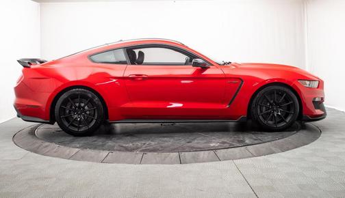2016 Ford Shelby GT350 Base