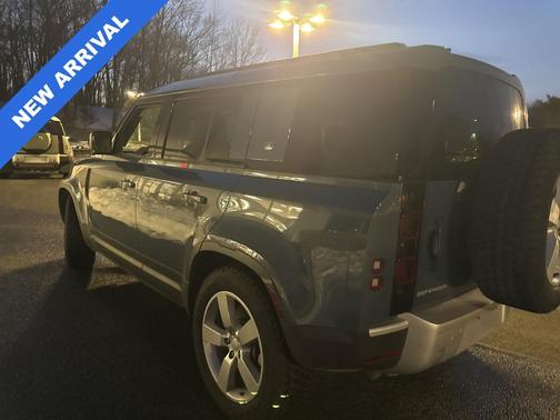 2024 Land Rover Defender P400 S