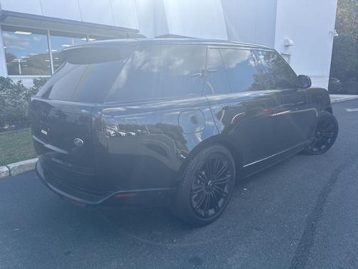 2023 Land Rover Range Rover P530 SE