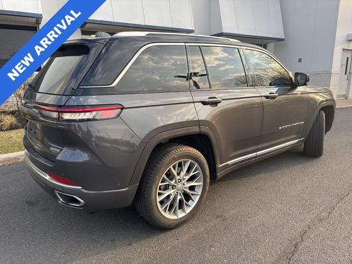 Metallic 2023 Jeep Grand Cherokee 4xe Summit