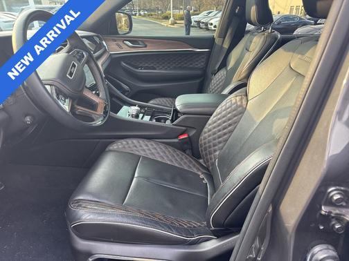 Metallic 2023 Jeep Grand Cherokee 4xe Summit