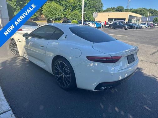 Bianco 2024 Maserati GranTurismo Modena