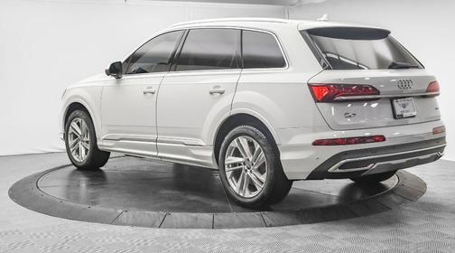 2022 Audi Q7 55 Premium Plus