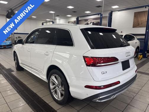 2022 Audi Q7 55 Premium Plus