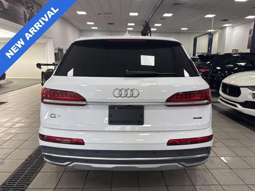 2022 Audi Q7 55 Premium Plus