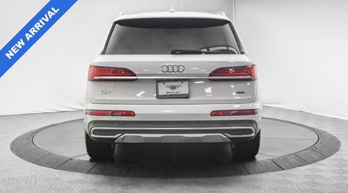 2022 Audi Q7 55 Premium Plus