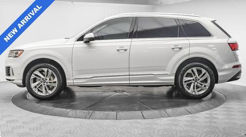 2022 Audi Q7 55 Premium Plus