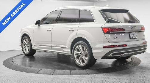 2022 Audi Q7 55 Premium Plus