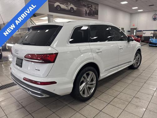 2022 Audi Q7 55 Premium Plus