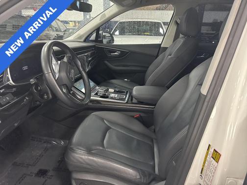 2022 Audi Q7 55 Premium Plus