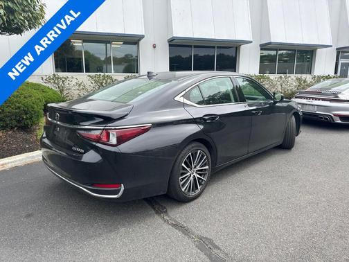 Caviar 2023 Lexus ES 300h 300H