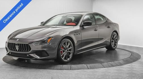 2022 Maserati Ghibli Modena Q4