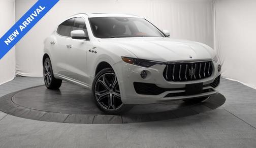 Bianco 2023 Maserati Levante GT