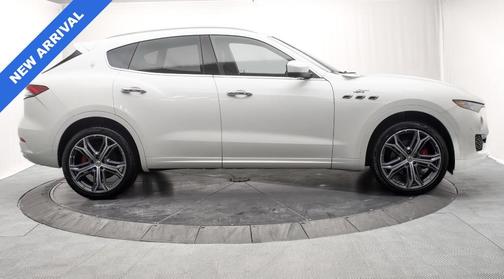 Bianco 2023 Maserati Levante GT
