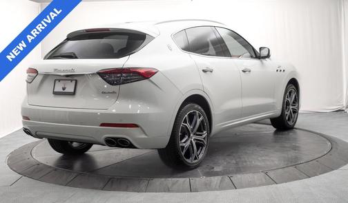 Bianco 2023 Maserati Levante GT
