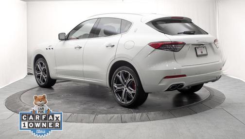 Bianco 2023 Maserati Levante GT